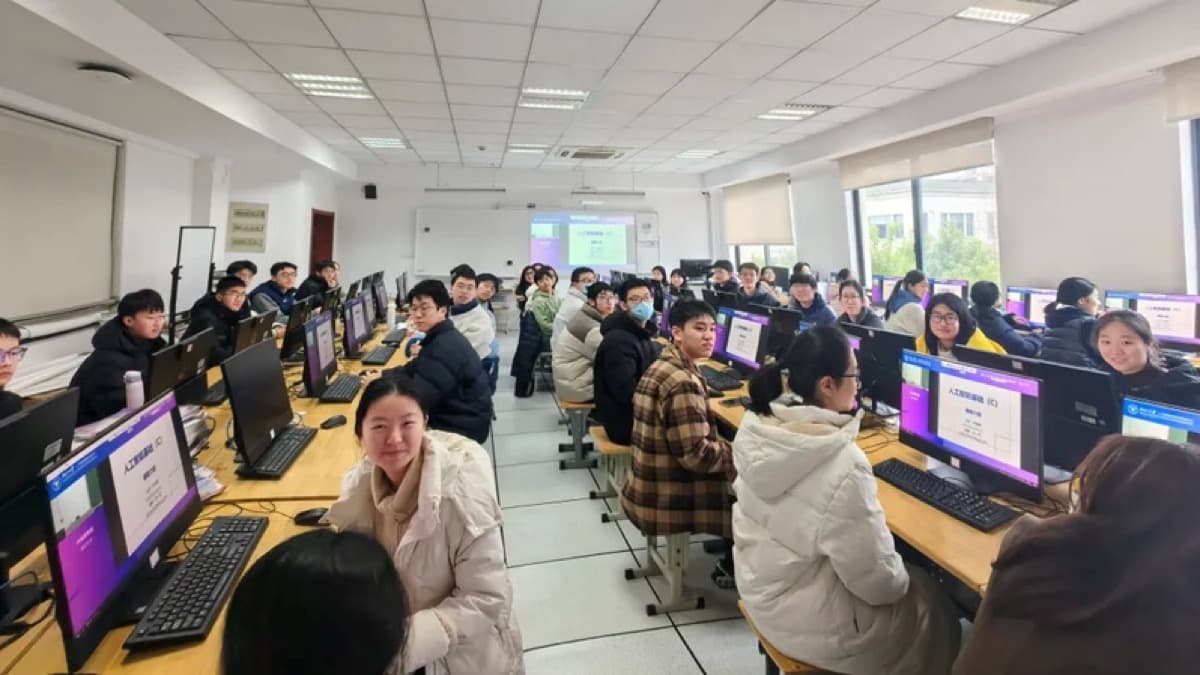 Breaking educational boundaries: ZJU introduces cutting-edge AI courses to high school classrooms